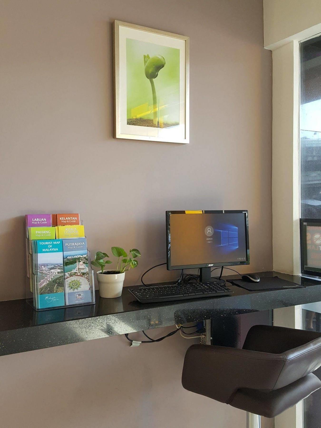 Hotel 99 Pusat Bandar Puchong Dış mekan fotoğraf