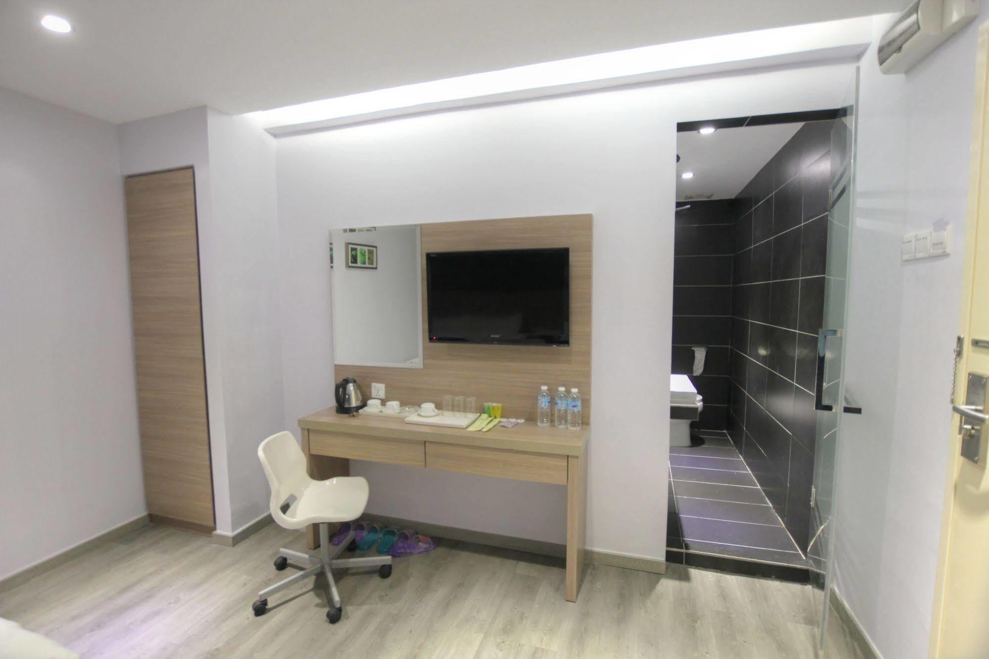 Hotel 99 Pusat Bandar Puchong Dış mekan fotoğraf