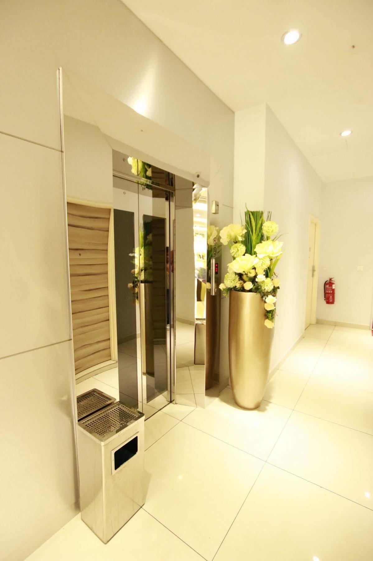 Hotel 99 Pusat Bandar Puchong Dış mekan fotoğraf